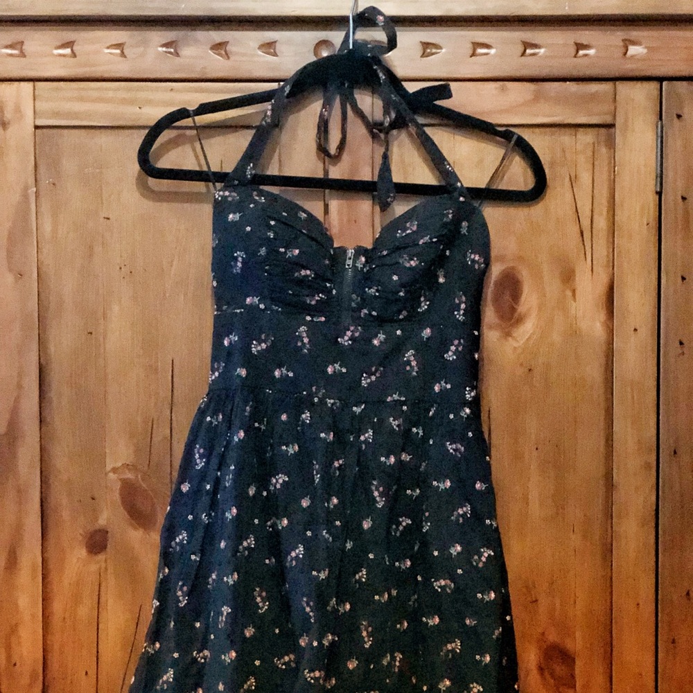 Guess Halter Top Dress size 7 zipper front padded